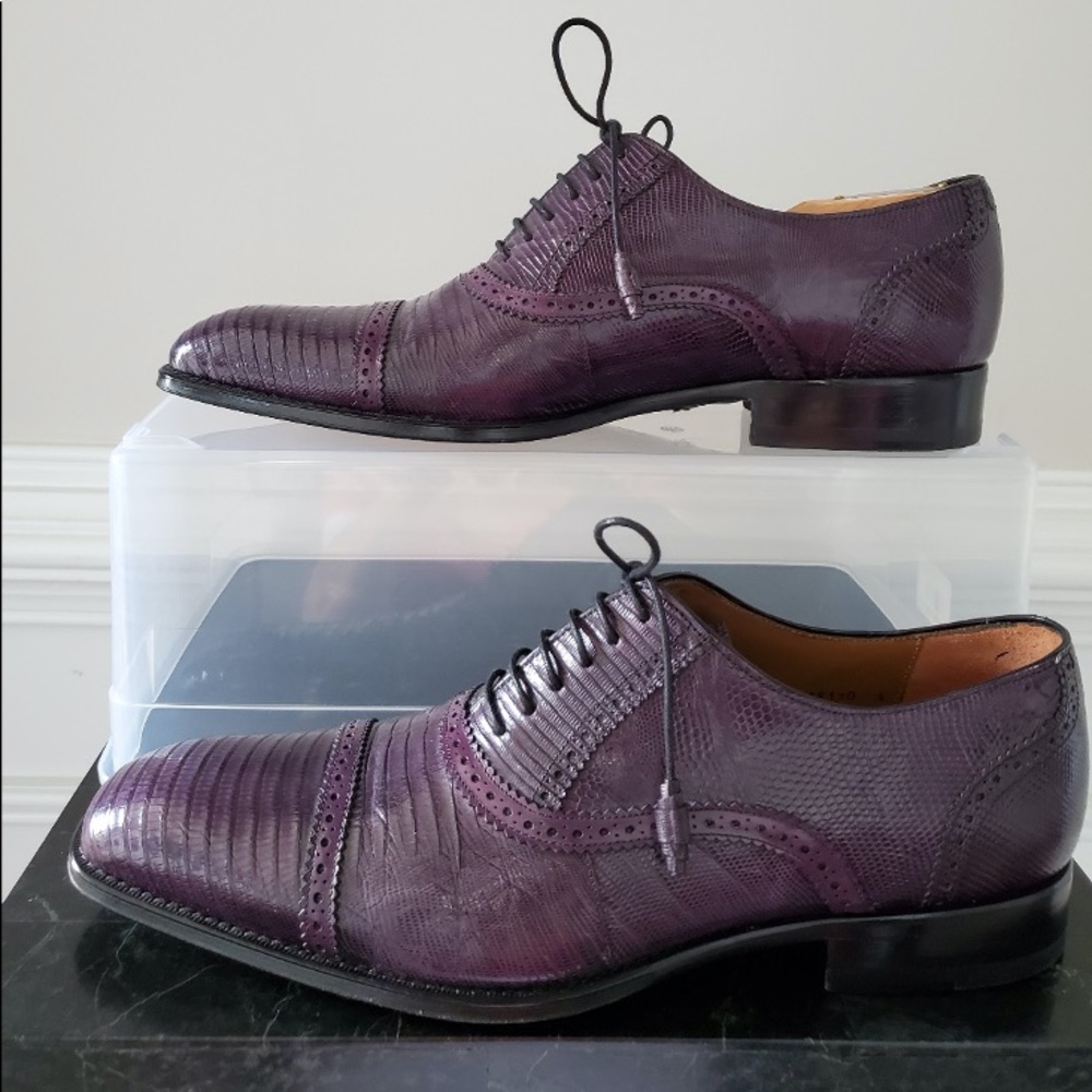 Men’s dress shoes
